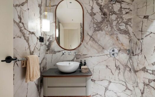 DESIGNER APARTMENT IN PARK TURRO